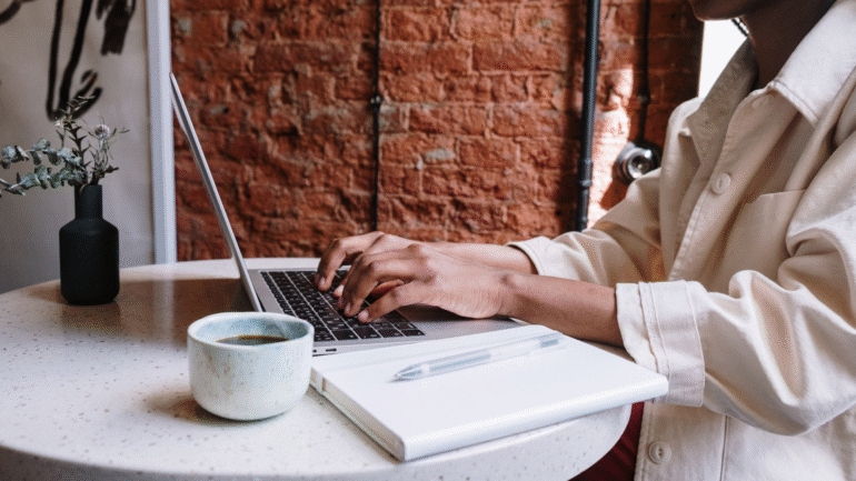 How to Combine Writing and Technology in a Meaningful Career Path